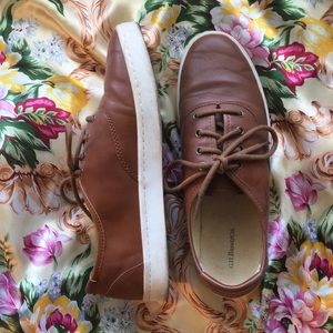 Brown vintage look leather tennis shoes